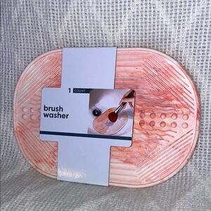 NWT Make up Brush Washer